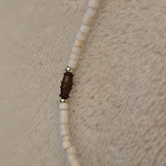 Vintage 1970s White Heishi Shell Bone Beaded Surfer Unisex Necklace - Picture 5 of 7